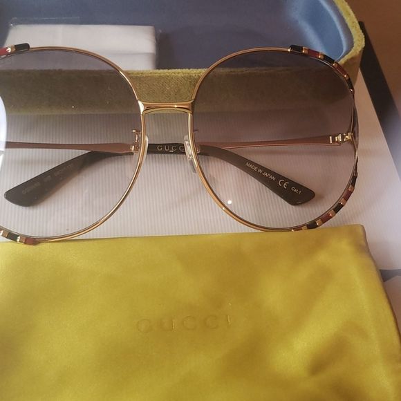 Gucci Gold Oversize Sunglasses - Picture 6 of 12